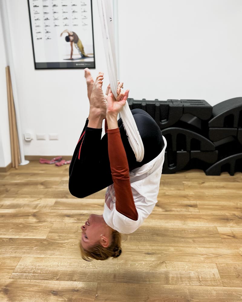 corsi antigravity yoga a varese nello studio DD FITNESS